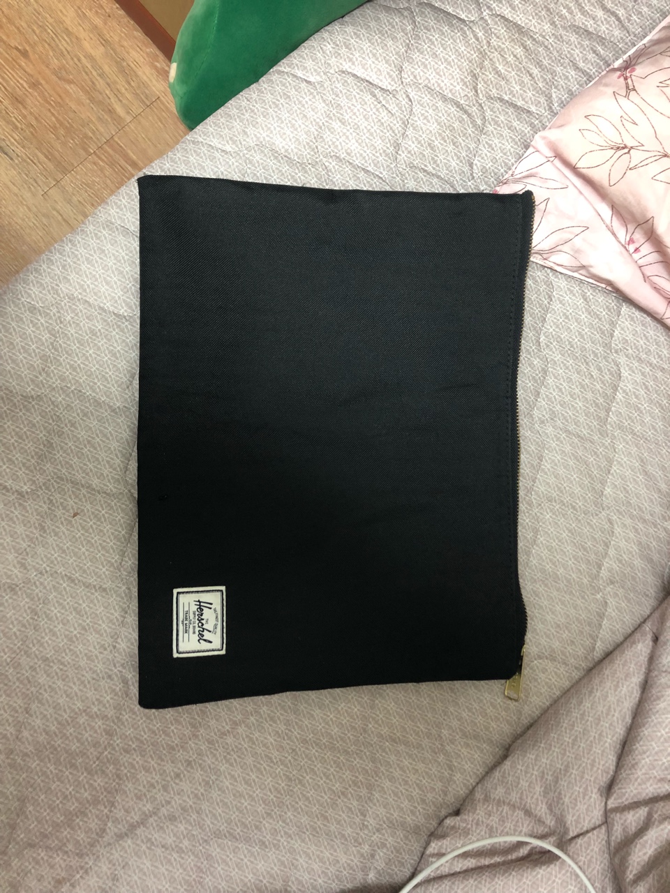 全新手包 出售,便宜 买了 一直吃灰