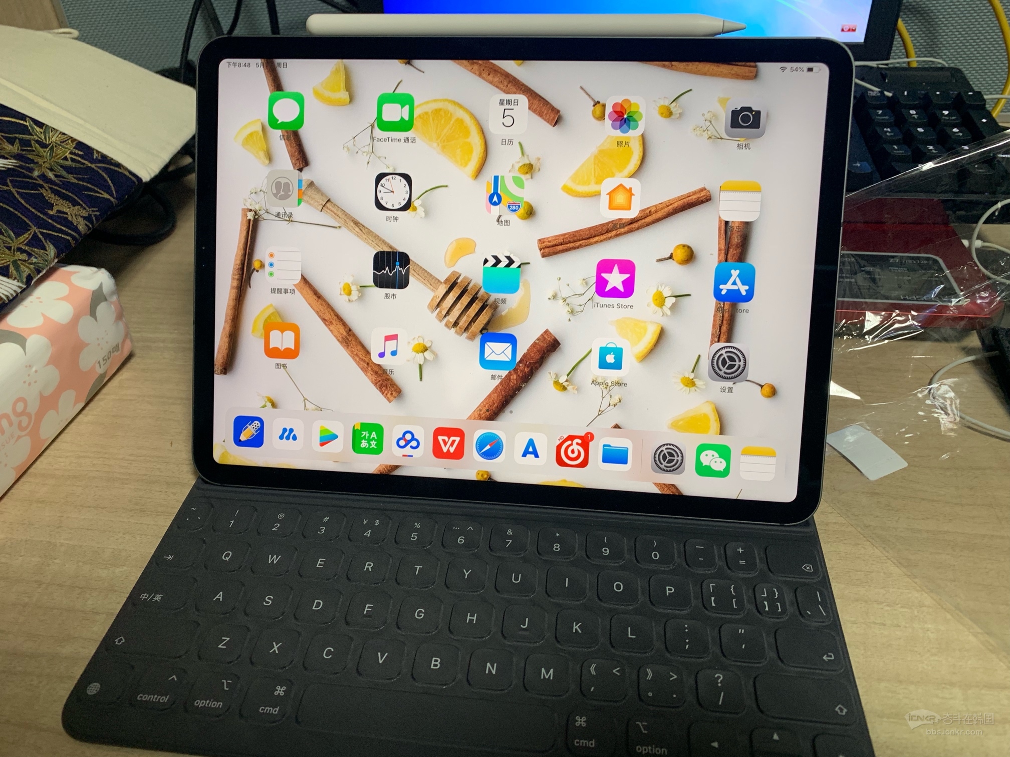 出一台ipadpro11寸256g插卡版