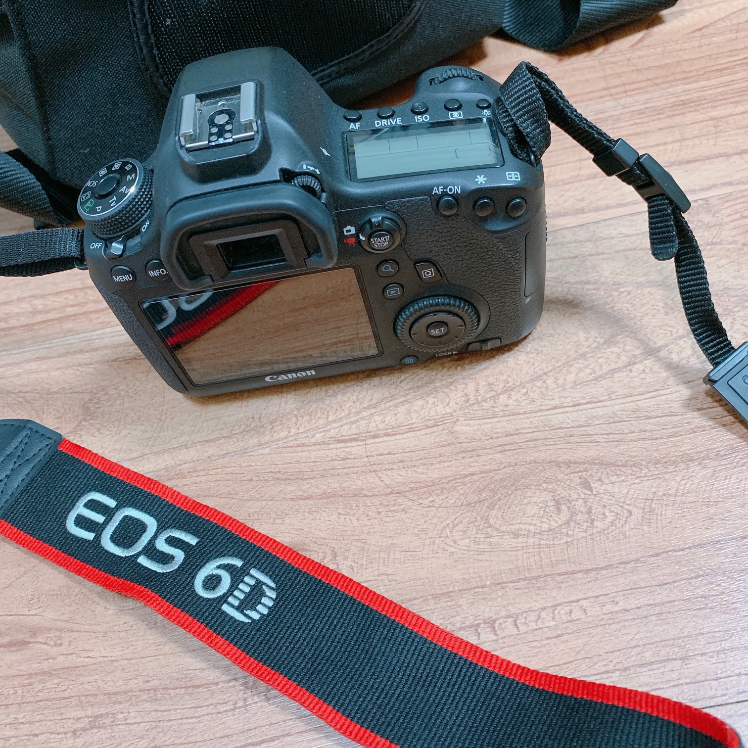 出售佳能单反5dmarkiv6d佳能大白二代镜头tamron镜头