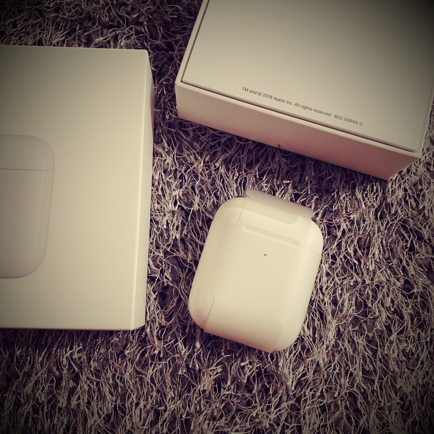 airpods无线充电盒